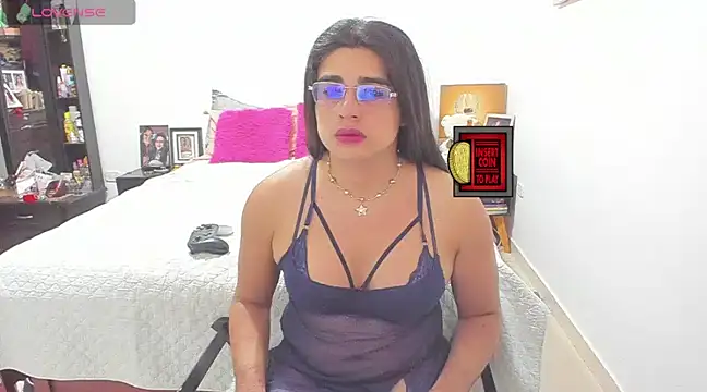 Snapshot of Khalifa_Gold chatting on 02.06.25 Khalifa Gold online show from 02.06.25