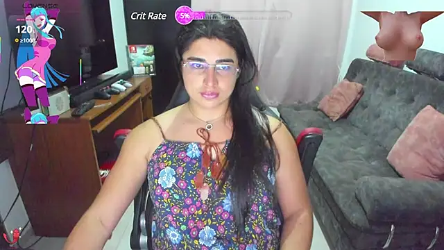 Snapshot of Khalifa_Gold chatting on 02.12.25 Khalifa Gold online show from 02.12.25