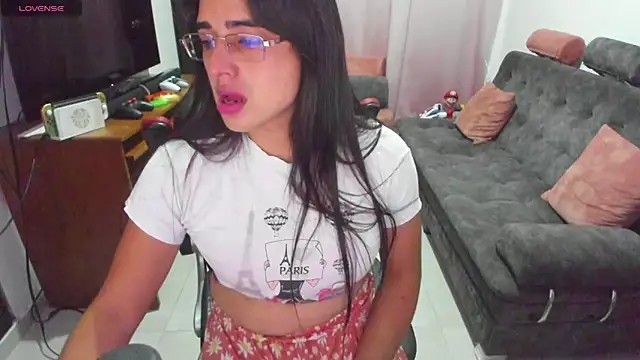 Snapshot of Khalifa_Gold chatting on 02.13.25 Khalifa Gold online show from 02.13.25