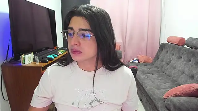 Snapshot of Khalifa_Gold chatting on 03.02.25 Khalifa Gold online show from 03.02.25