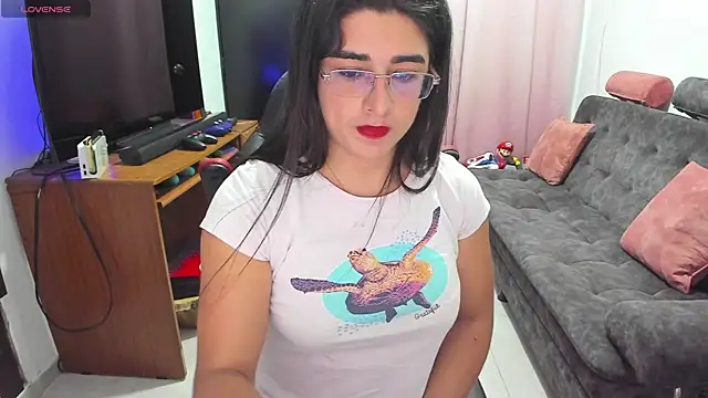 Snapshot of Khalifa_Gold chatting on 03.03.25 Khalifa Gold online show from 03.03.25