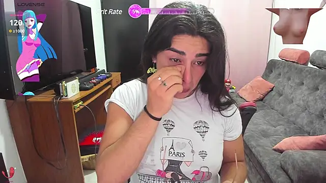 Snapshot of Khalifa_Gold chatting on 03.08.25 Khalifa Gold online show from 03.08.25