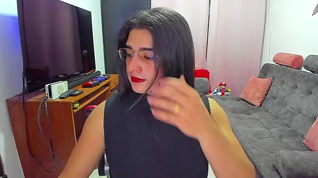 Snapshot of Khalifa_Gold chatting on 03.10.25 Khalifa Gold online show from 03.10.25