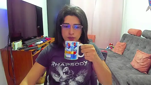 Snapshot of Khalifa_Gold chatting on 03.11.25 Khalifa Gold online show from 03.11.25