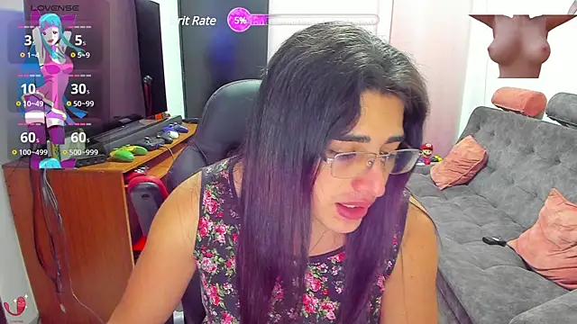 Snapshot of Khalifa_Gold chatting on 03.12.25 Khalifa Gold online show from 03.12.25