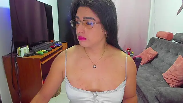 Snapshot of Khalifa_Gold chatting on 03.14.25 Khalifa Gold online show from 03.14.25