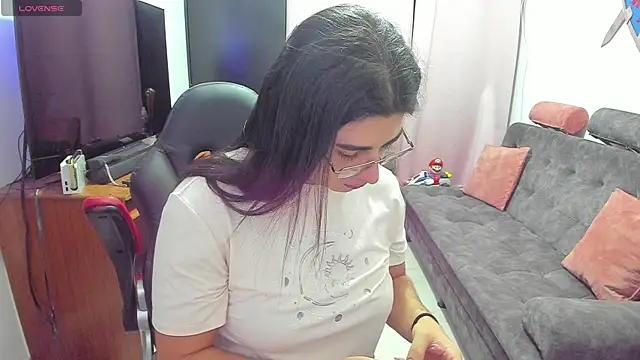 Snapshot of Khalifa_Gold chatting on 03.16.25 Khalifa Gold online show from 03.16.25