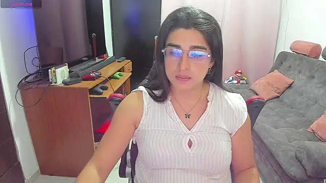 Snapshot of Khalifa_Gold chatting on 03.21.25 Khalifa Gold online show from 03.21.25