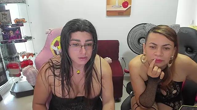 Snapshot of Khalifa_Gold chatting on 09.29.25 Khalifa Gold online show from 09.29.25