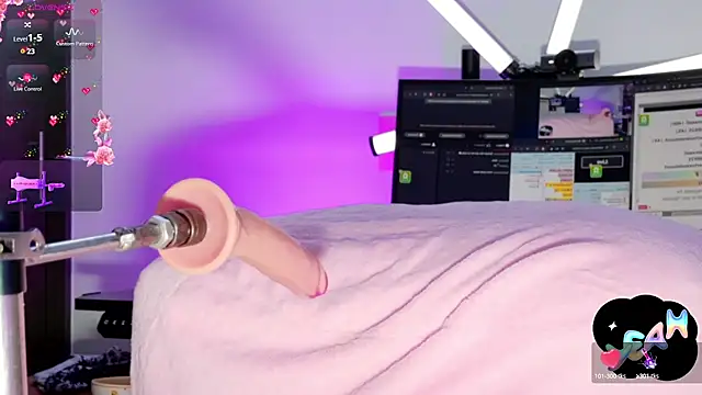 Snapshot of Scarlett-Smile chatting on 02.04.25 Scarlett-Smile online show from 02.04.25