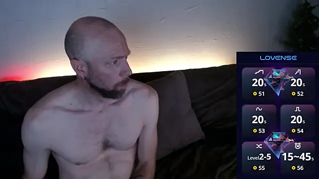 MaxRouger online show from 11.14.25