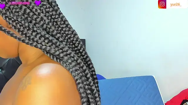 Snapshot of Brandiibrow chatting on 01.06.25 Brandiibrow online show from 01.06.25