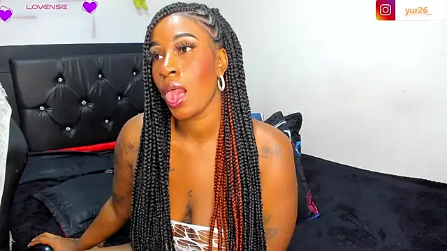 Snapshot of Brandiibrow chatting on 02.05.25 Brandiibrow online show from 02.05.25