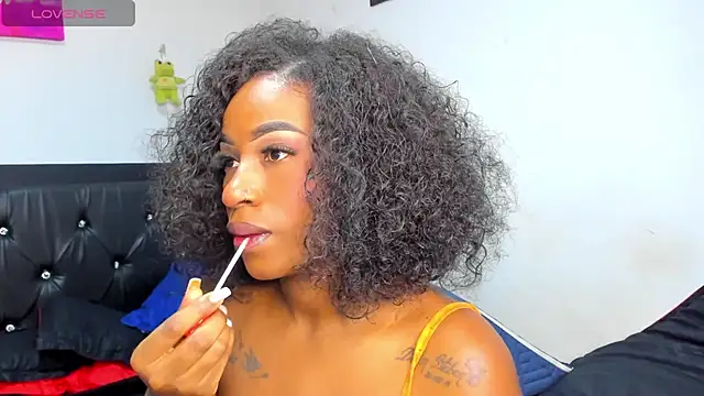 Snapshot of Brandiibrow chatting on 03.15.25 Brandiibrow online show from 03.15.25