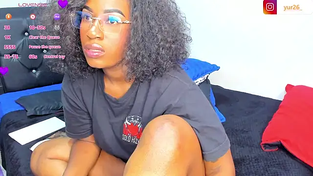 Snapshot of Brandiibrow chatting on 03.21.25 Brandiibrow online show from 03.21.25