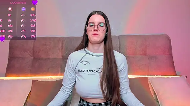 Snapshot of AriellaTesk chatting on 12.16.24 AriellaTesk online show from 12.16.24