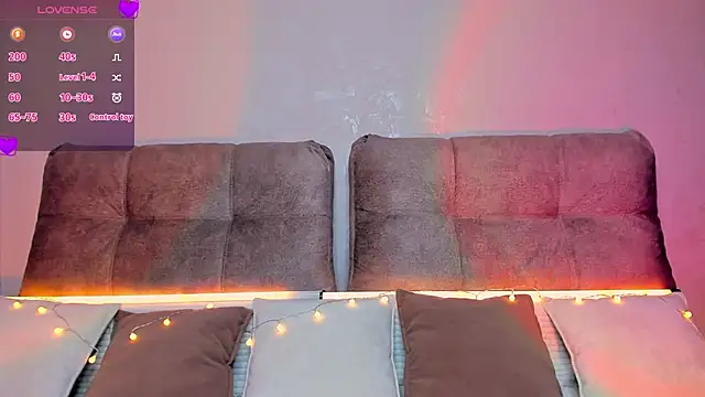 Snapshot of AriellaTesk chatting on 12.23.24 AriellaTesk online show from 12.23.24