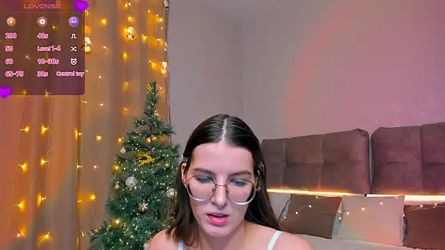 Snapshot of AriellaTesk chatting on 01.04.25 AriellaTesk online show from 01.04.25