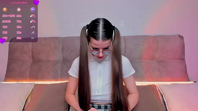 Snapshot of AriellaTesk chatting on 02.06.25 AriellaTesk online show from 02.06.25