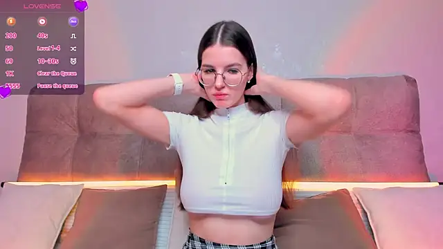 Snapshot of AriellaTesk chatting on 02.06.25 AriellaTesk online show from 02.06.25