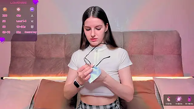 Snapshot of AriellaTesk chatting on 02.27.25 AriellaTesk online show from 02.27.25