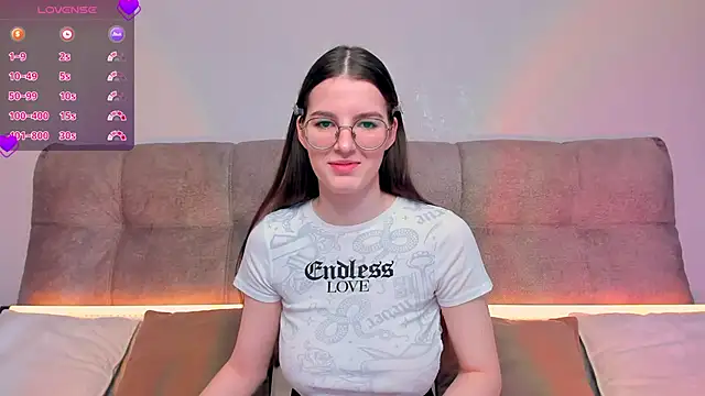 Snapshot of AriellaTesk chatting on 03.03.25 AriellaTesk online show from 03.03.25