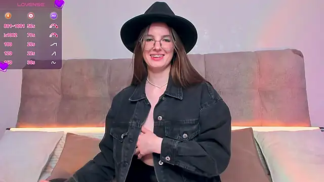 Snapshot of AriellaTesk chatting on 03.13.25 AriellaTesk online show from 03.13.25