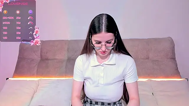 Snapshot of AriellaTesk chatting on 09.18.25 AriellaTesk online show from 09.18.25