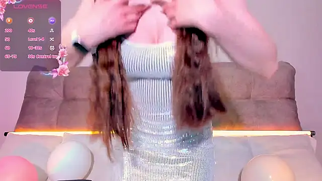 Snapshot of AriellaTesk chatting on 09.23.25 AriellaTesk online show from 09.23.25