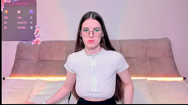 Snapshot of AriellaTesk chatting on 09.26.25 AriellaTesk online show from 09.26.25