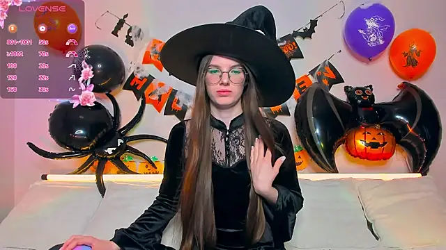 Snapshot of AriellaTesk chatting on 11.01.25 AriellaTesk online show from 11.01.25