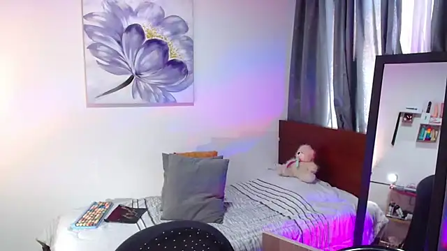 vanessabrown  online show from 12.18.24