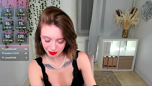 Snapshot of Salme_Sweet chatting on 03.16.25 Salme Sweet online show from 03.16.25