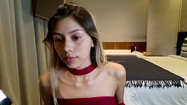 Snapshot of Sensualtease chatting on 12.22.24 Sensualtease online show from 12.22.24