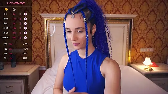 Snapshot of Holla_Molly chatting on 12.31.24 Holla Molly online show from 12.31.24