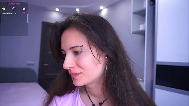 Holla Molly online show from 03.18.26