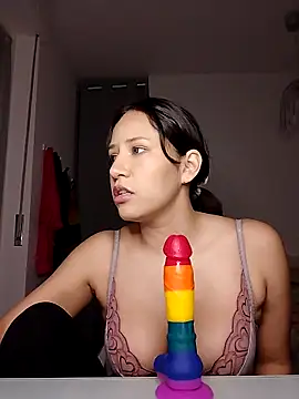 Snapshot of kittenpurrr chatting on 11.01.25 kittenpurrr online show from 11.01.25