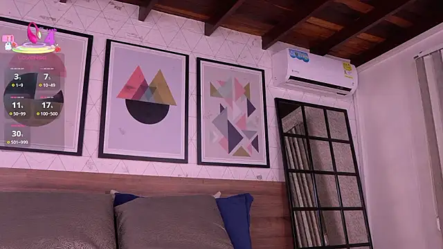 Snapshot of evamoretti chatting on 02.27.26 evamoretti online show from 02.27.26