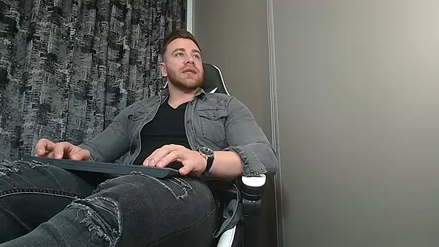 Thori92 online show from 02.14.25