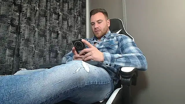 Thori92 online show from 02.17.25