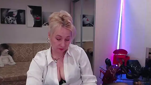 MistressMilfa online show from 01.10.26