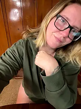 Lizzyloo online show from 11.23.25