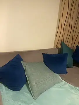 Snapshot of PETITE_NAOMI chatting on 01.03.25 PETITE NAOMI online show from 01.03.25