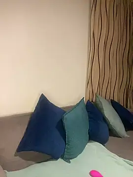 Snapshot of PETITE_NAOMI chatting on 02.10.25 PETITE NAOMI online show from 02.10.25