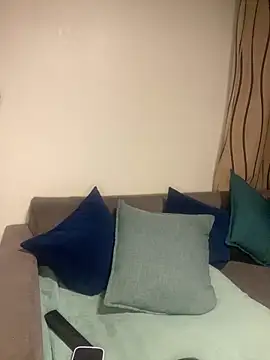 Snapshot of PETITE_NAOMI chatting on 02.18.25 PETITE NAOMI online show from 02.18.25