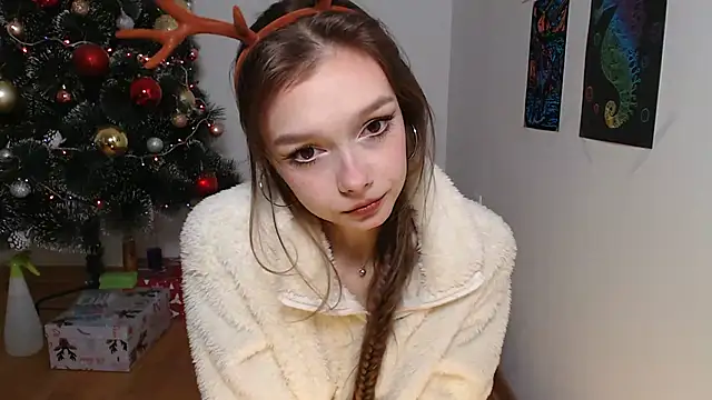 Snapshot of Michelle_Melnss chatting on 12.26.24 Michelle Melnss online show from 12.26.24