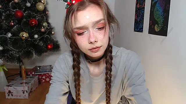 Snapshot of Michelle_Melnss chatting on 12.27.24 Michelle Melnss online show from 12.27.24