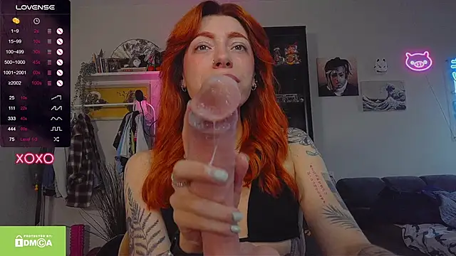 Snapshot of MaryStocks chatting on 09.26.25 MaryStocks online show from 09.26.25