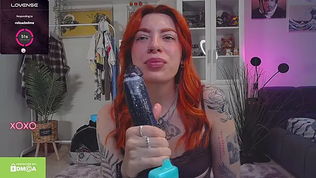 Snapshot of MaryStocks chatting on 10.28.25 MaryStocks online show from 10.28.25