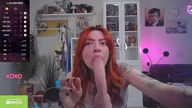 Snapshot of MaryStocks chatting on 10.31.25 MaryStocks online show from 10.31.25